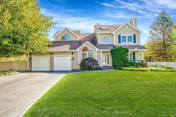 2 Max Way, Commack, NY 11725