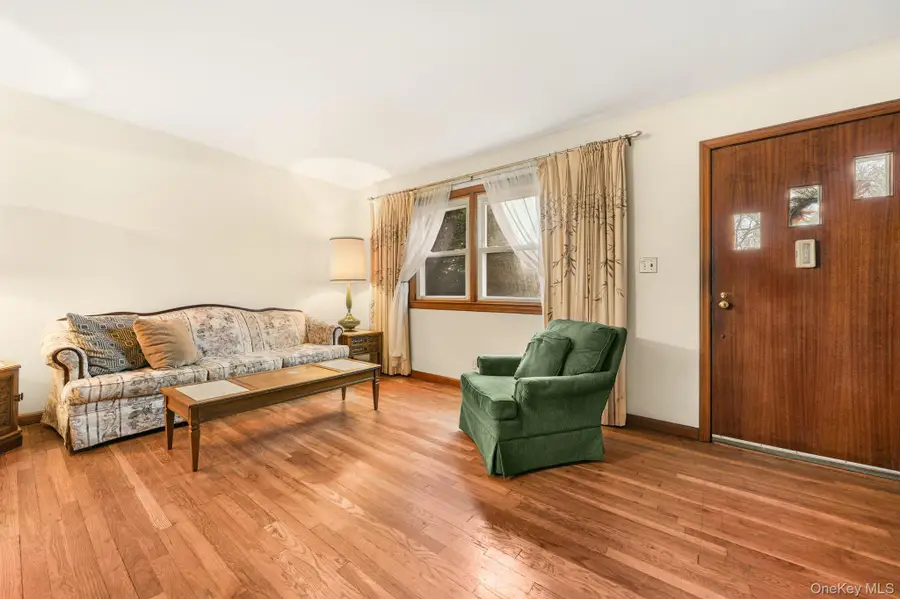 6 Lombardi Road, Pearl River, NY 10965 - Image #2