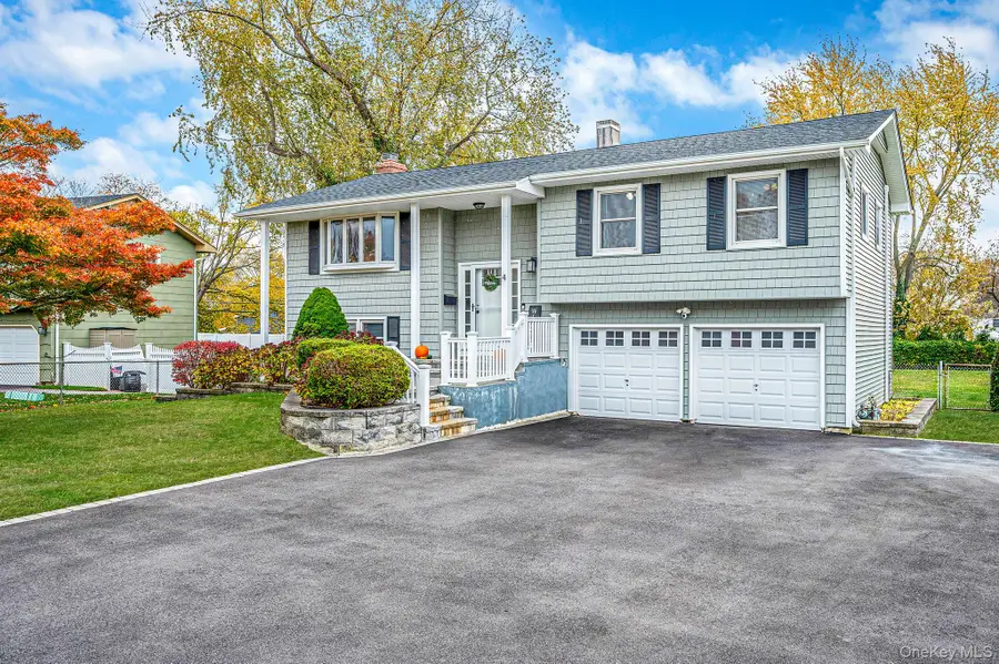 4 Lehigh Drive, Smithtown, NY 11787 - Image #2