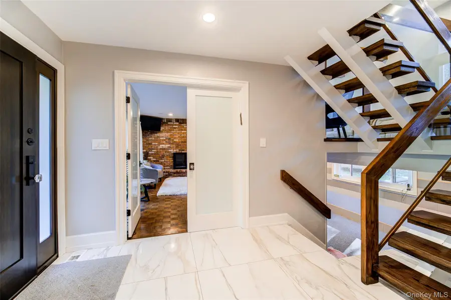 4 Ayr Court, Airmont, NY 10901 - Image #3