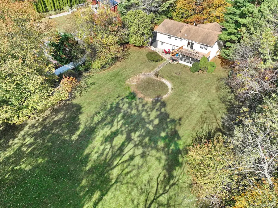 9 S Amundsen Lane, Airmont, NY 10901 - Image #2