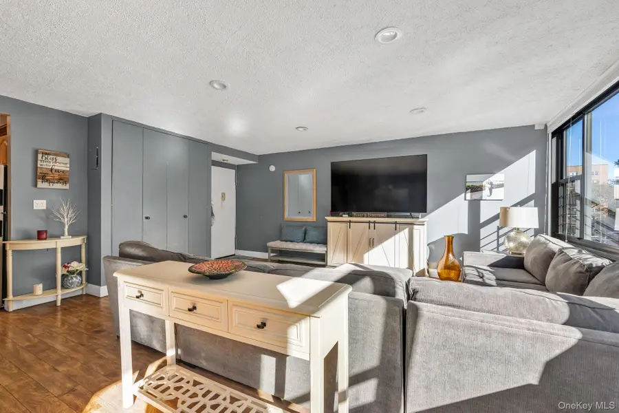 162-11 9th Ave #3D, Beechhurst, NY 11357 - Image #3