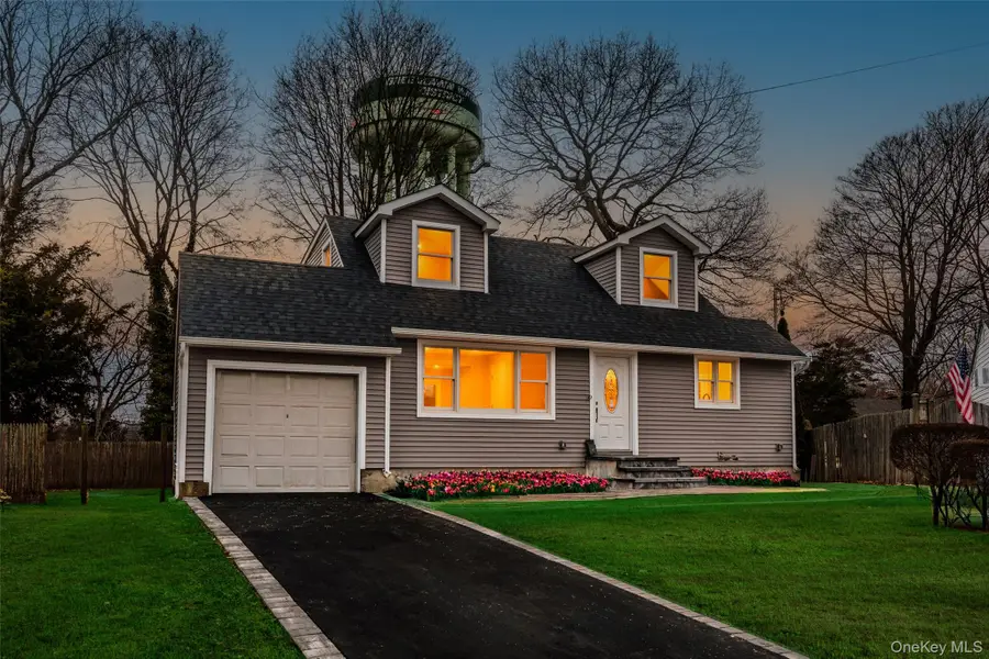 6 Grand Haven Court, Commack, NY 11725 - Image #2