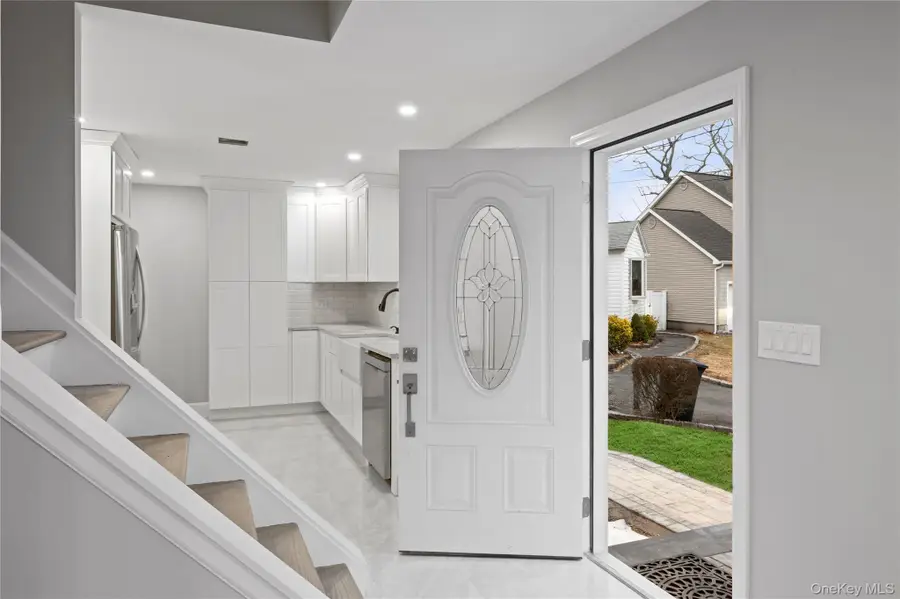 6 Grand Haven Court, Commack, NY 11725 - Image #3