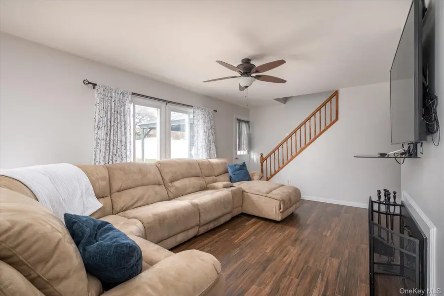 98 Hardy Lane, Westbury, NY 11590 - Image #3