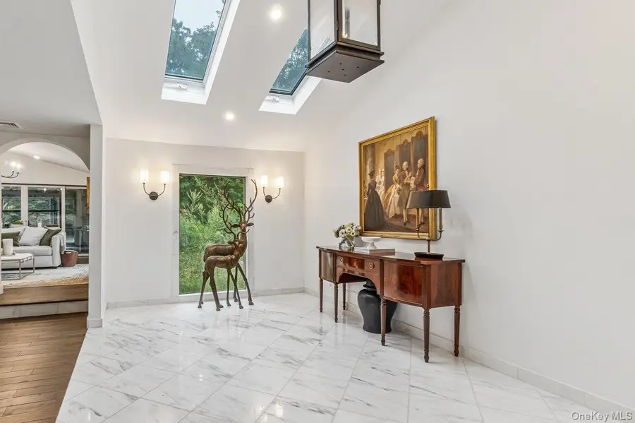 32 Rustic Gate Lane, Dix Hills, NY 11746 - Image #3