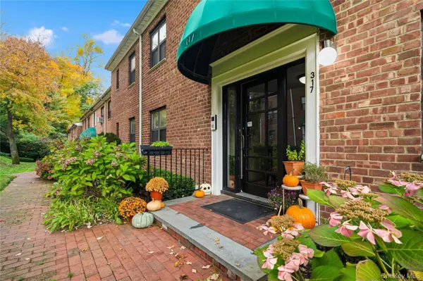 317 Main Street #D, Roslyn, NY 11576