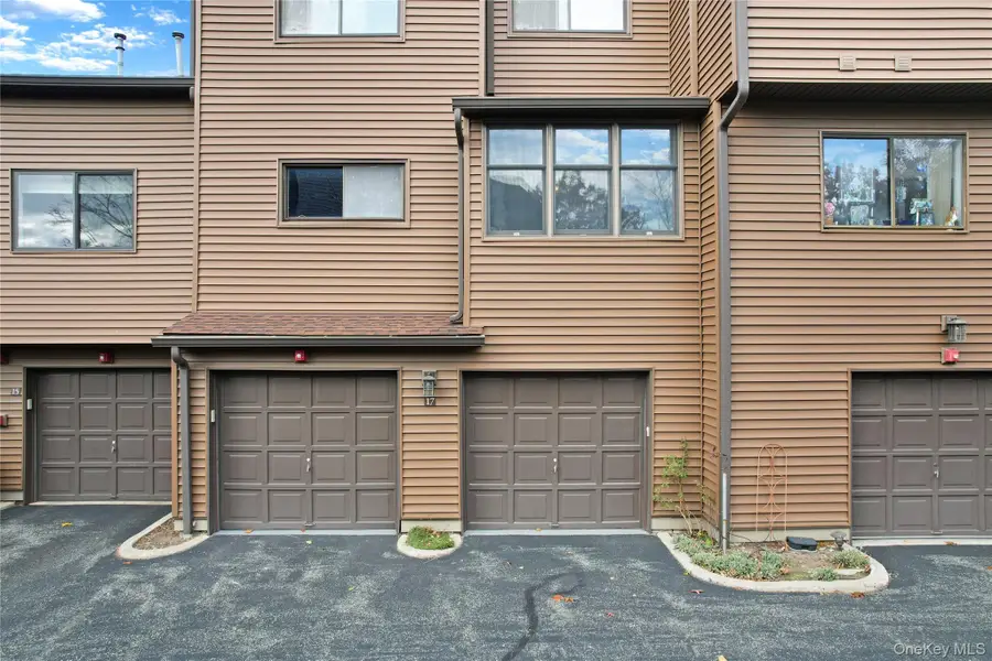 17 Timberline Drive, Nanuet, NY 10954 - Image #2