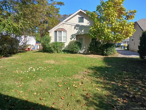 8 Woodburn Street, Patchogue, NY 11772