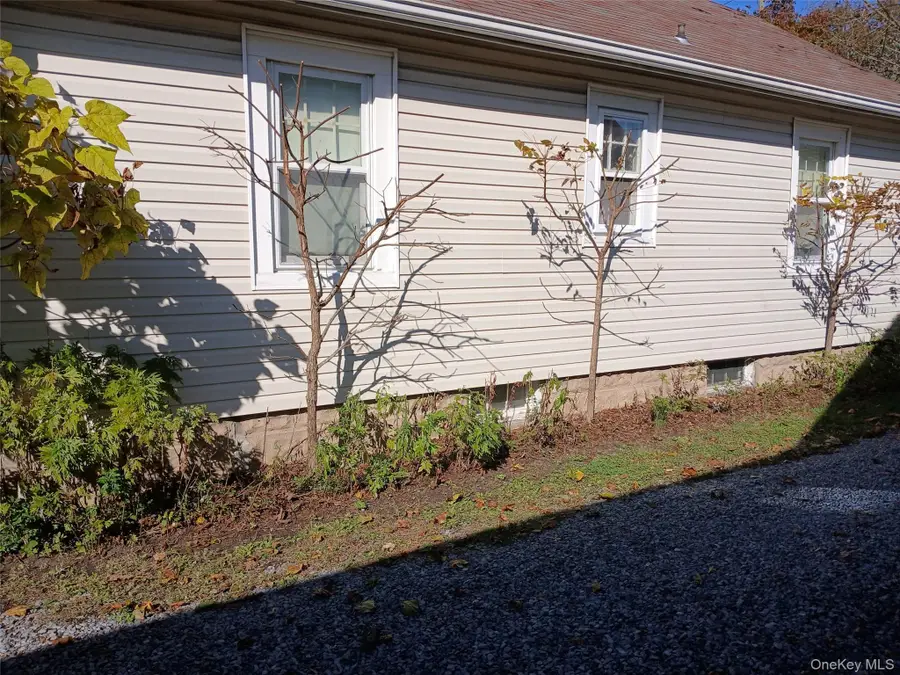 8 Woodburn Street, Patchogue, NY 11772 - #3