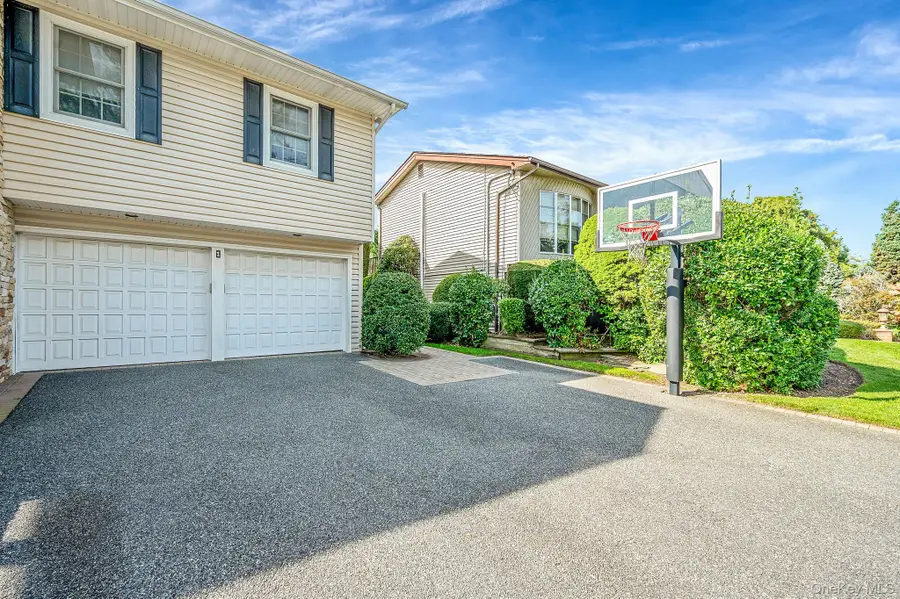 2994 Lonni Lane, Merrick, NY 11566 - Image #3