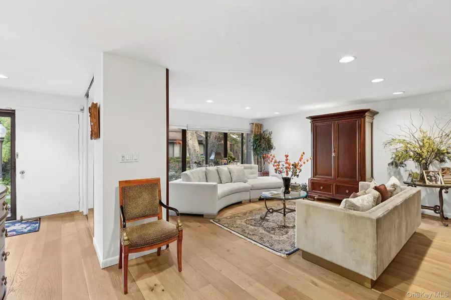 34 Pheasant Run #198, Roslyn, NY 11576 - Image #2