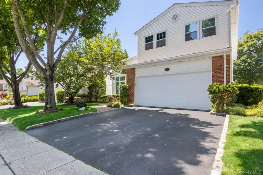 89 Hamlet Drive, Commack, NY 11725 - Image #2