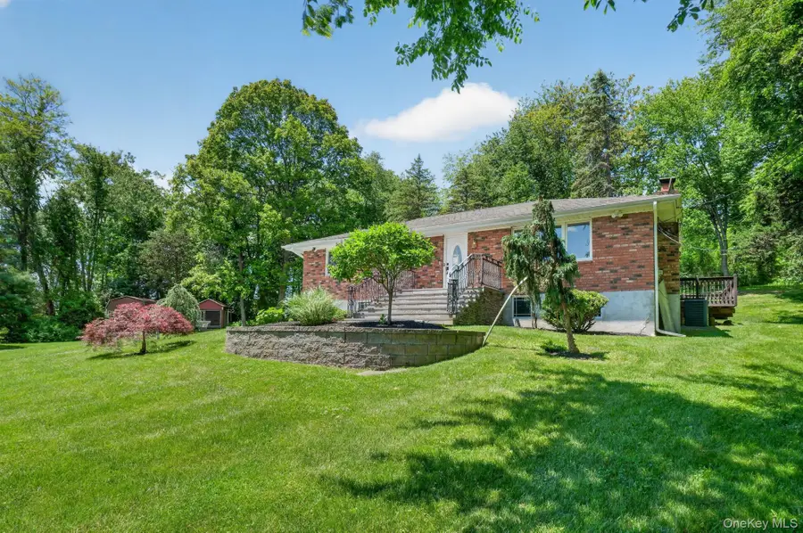21 Crest Court, Hopewell Junction, NY 12533 - #2