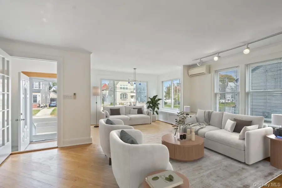 80 Munro Boulevard, Valley Stream, NY 11581 - Image #3