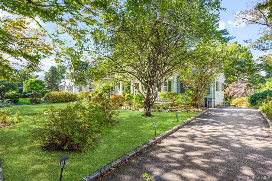 417 Wynnewood Road, Pelham, NY 10803 - Image #2