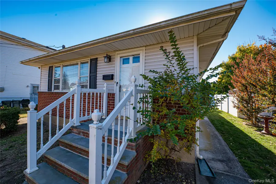 2672 Martin Avenue, Bellmore, NY 11710 - Image #2