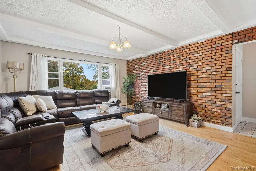 8 Elicar Terrace, Yonkers, NY 10701 - Image #3