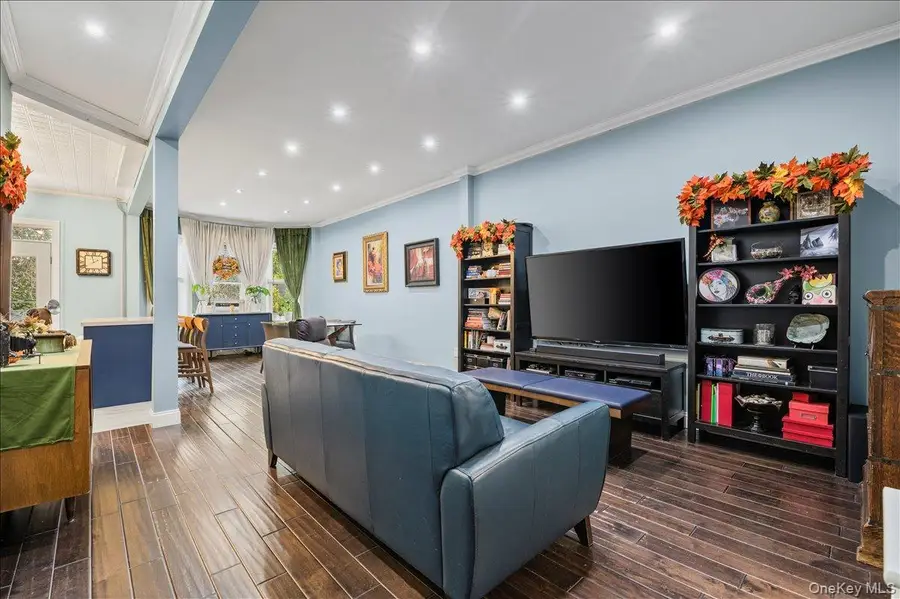 68-15 64th Place #2FAM, Ridgewood, NY 11385 - Image #2