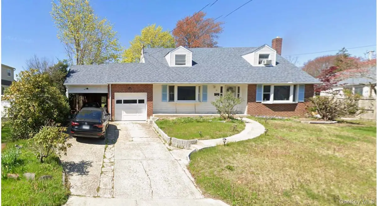 39 Grover Lane, East Northport, NY 11731 - Image #1