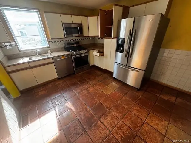 3115 Chestnut Avenue, Medford, NY 11763 - Image #3