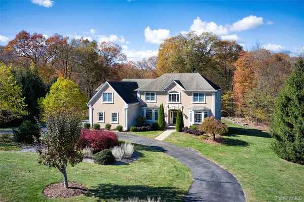 28 Heritage Court, Tuxedo Park, NY 10987