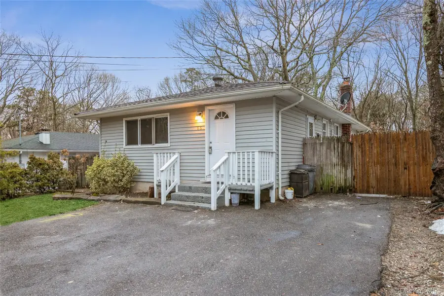 86 Stuyvesant Avenue, Mastic, NY 11950 - Image #3