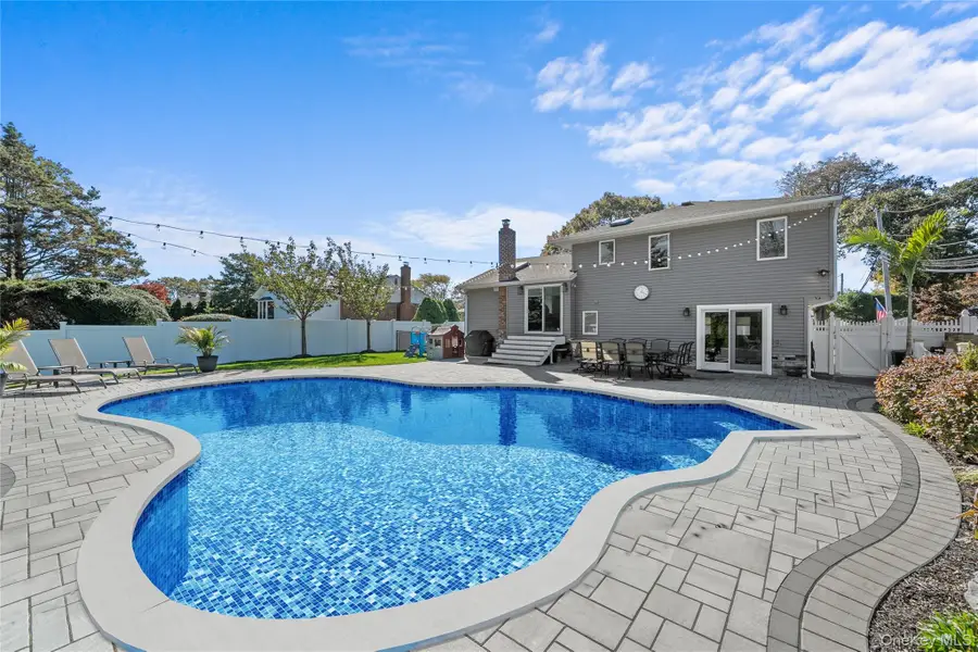 9 Cynthia Lane, East Islip, NY 11730 - Image #2