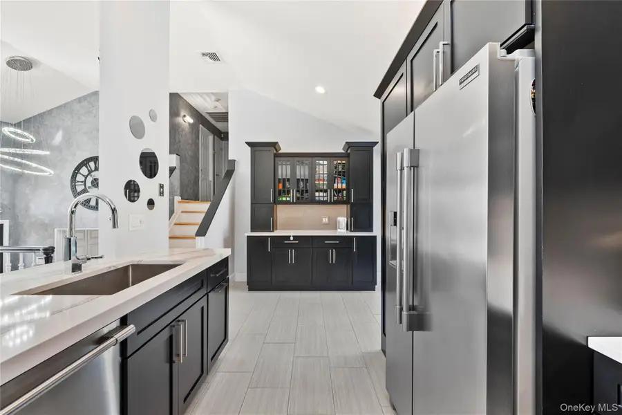 9 Cynthia Lane, East Islip, NY 11730 - Image #3