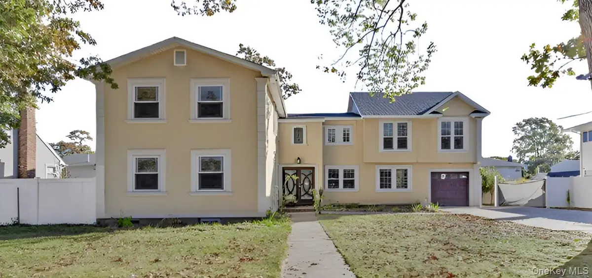 362 Deauville Boulevard, Copiague, NY 11726 - Image #1