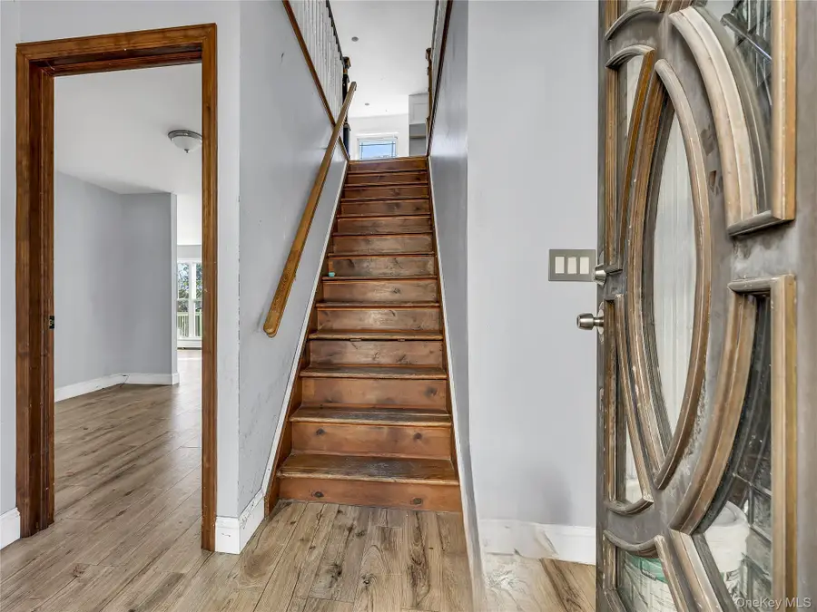 362 Deauville Boulevard, Copiague, NY 11726 - Image #2