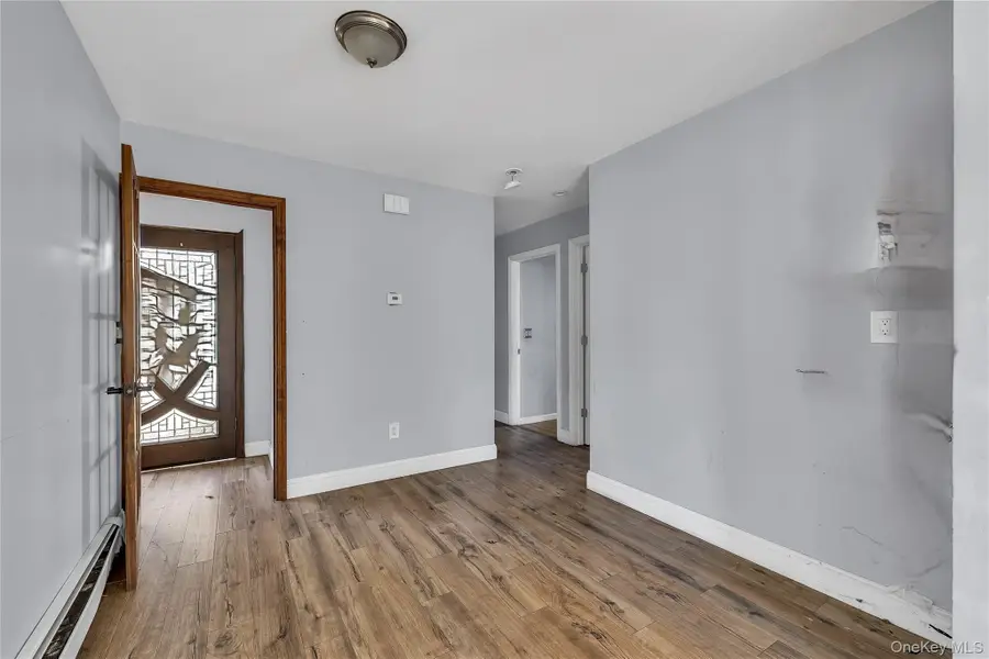 362 Deauville Boulevard, Copiague, NY 11726 - Image #3