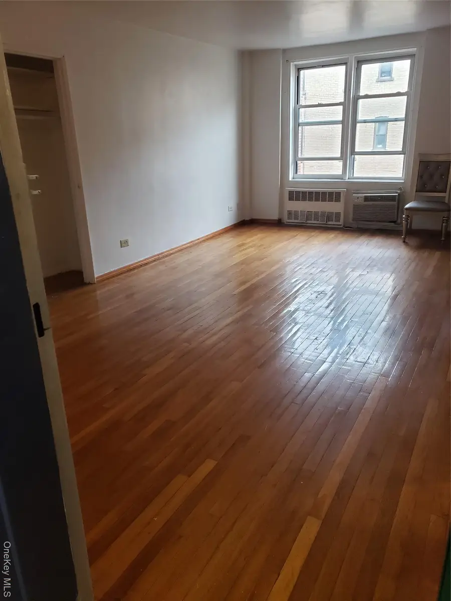 1332 Metropolitan Avenue #6A, Bronx, NY 10462 - Image #2