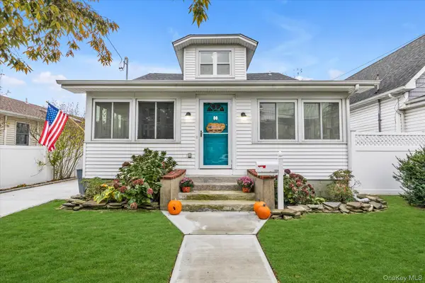 1894 Commonwealth Avenue, Merrick, NY 11566