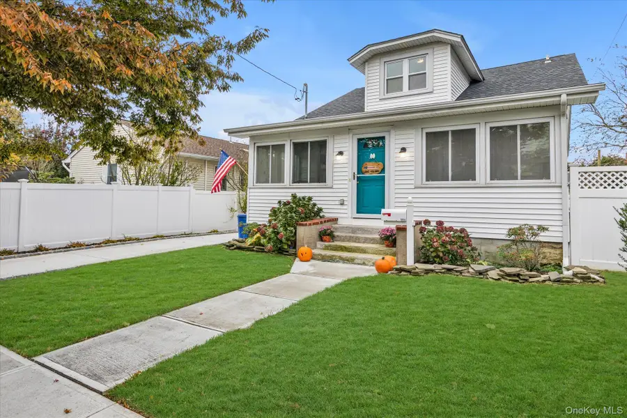 1894 Commonwealth Avenue, Merrick, NY 11566 - Image #3