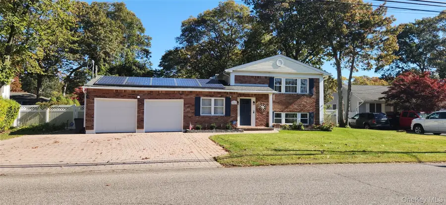 1567 Grundy Avenue, Holbrook, NY 11741 - Image #2