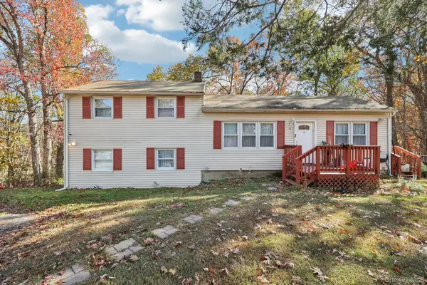 45 E Green Road, Rock Tavern, NY 12575