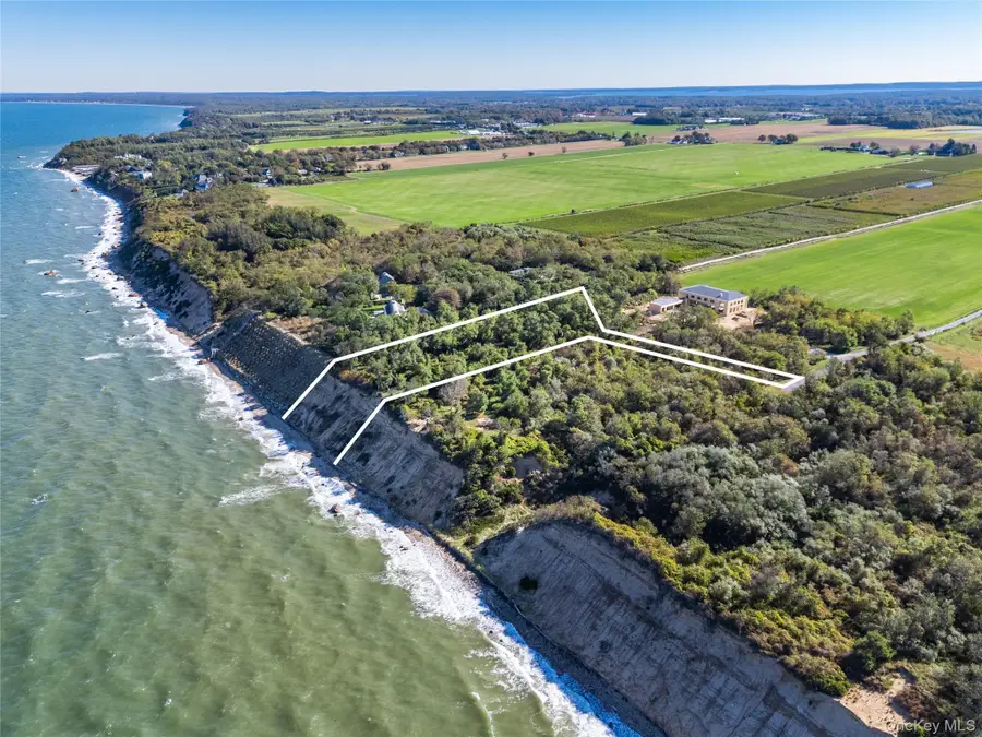 6121 Oregon Road, Cutchogue, NY 11935 - Image #2