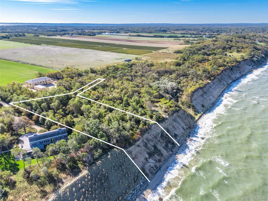 6121 Oregon Road, Cutchogue, NY 11935 - Image #3