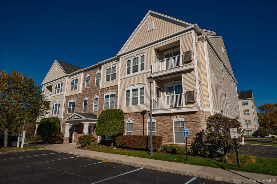 636 Saxton Court #636, Central Islip, NY 11722 - Image #3