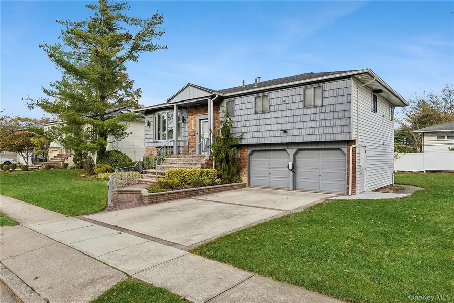 740 Eagle Drive, Valley Stream, NY 11581 - Image #2