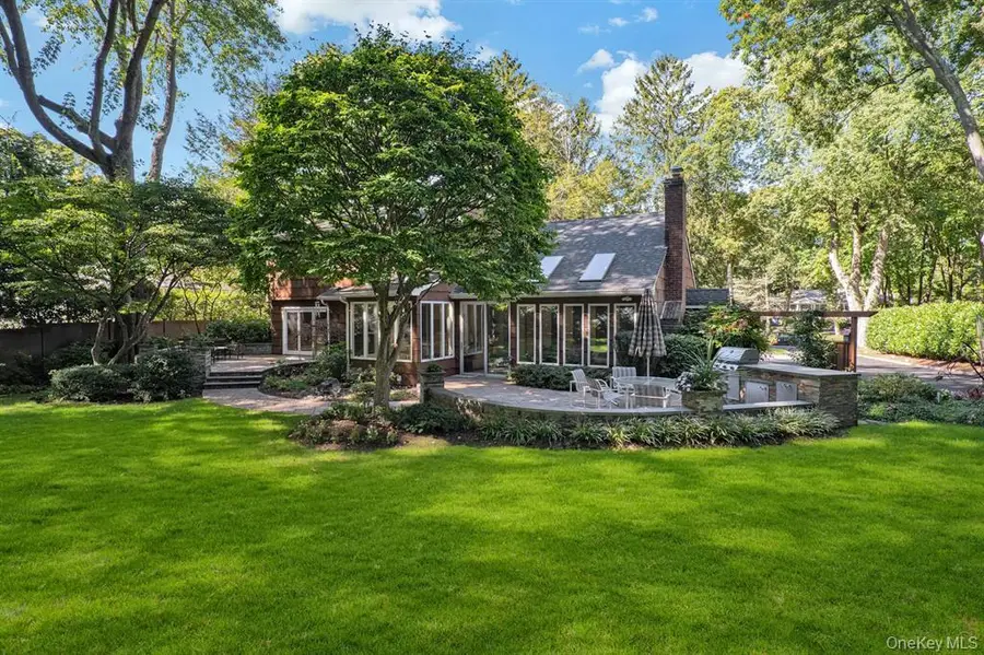 87 Mcculloch Drive, Dix Hills, NY 11746 - Image #3