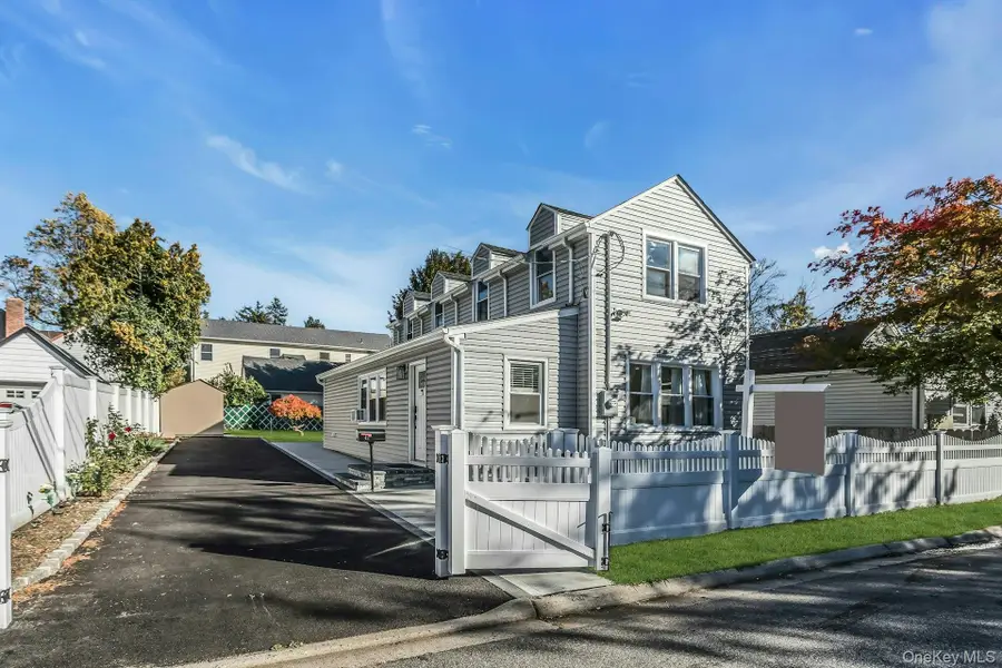 42 13th Street, Locust Valley, NY 11560 - Image #2