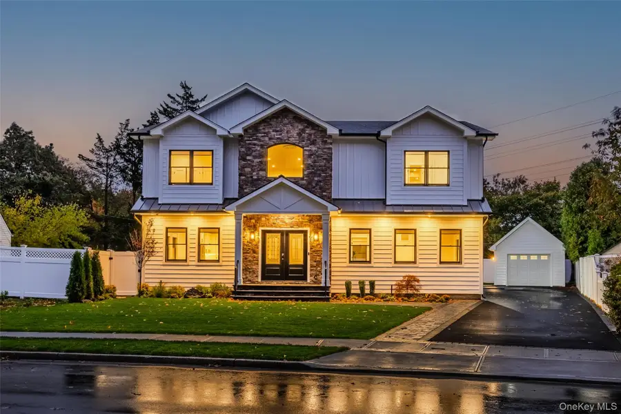 29 Hyacinth Road, Levittown, NY 11756 - Image #2