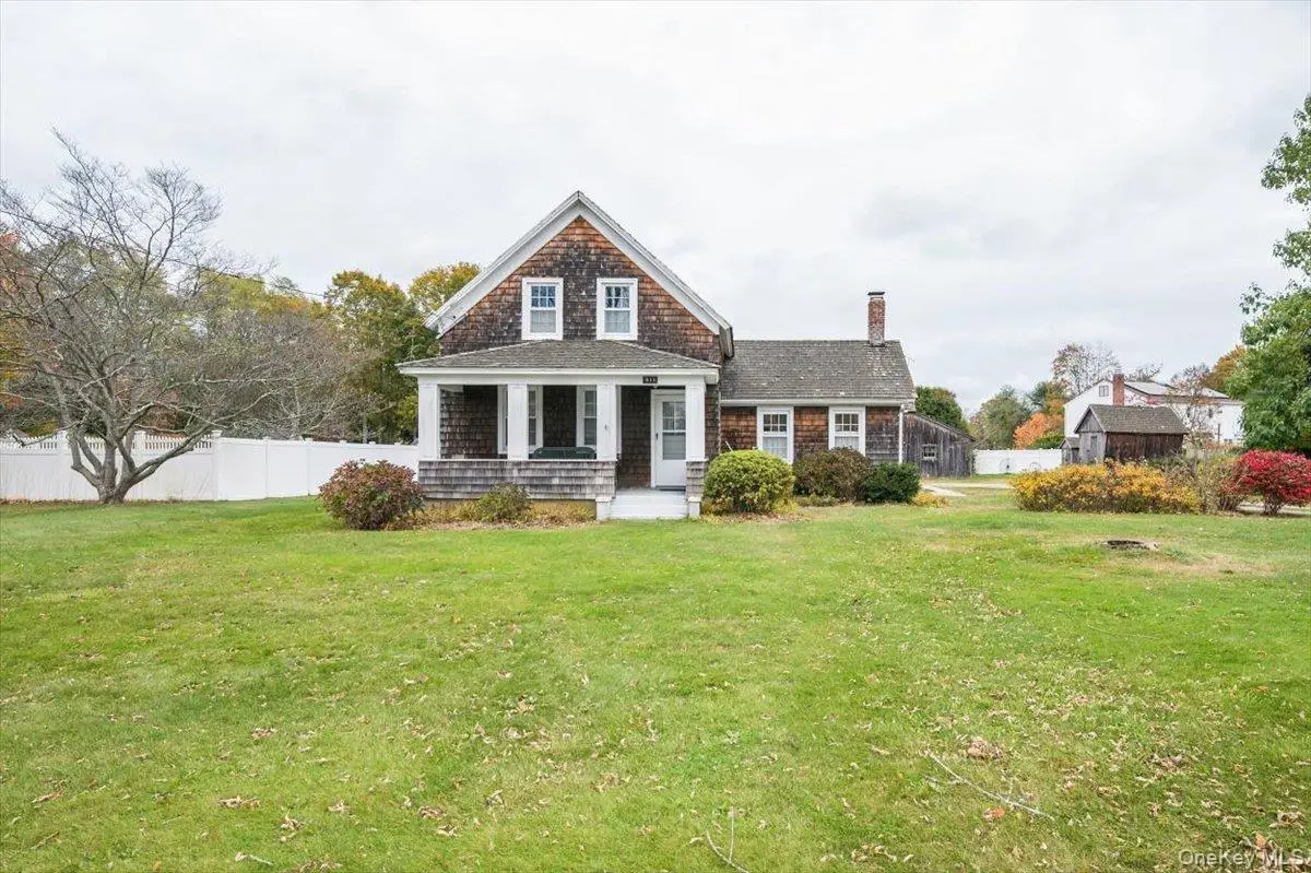 811 Locust Avenue, Bohemia, NY 11716 - Image #1