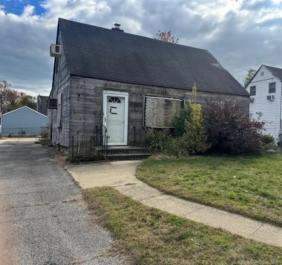 34 Wilson Road, Valley Stream, NY 11581 - Image #2