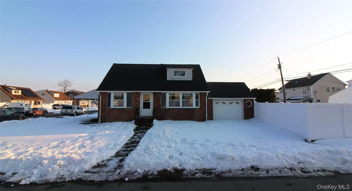 76 Vincent Road, Hicksville, NY 11801 - #1