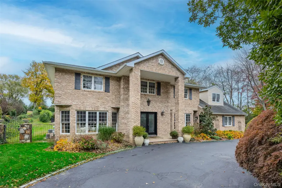37 Peppermill Lane, Dix Hills, NY 11746 - Image #2