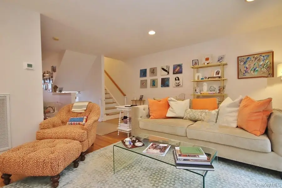 1206 Pondview Loop, Wappingers Falls, NY 12590 - Image #2