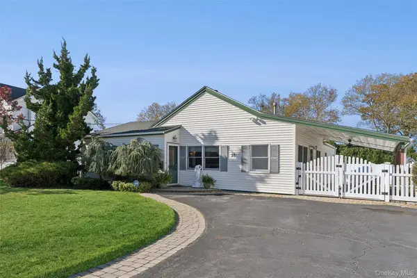 31 Grand Central Avenue, Amityville, NY 11701